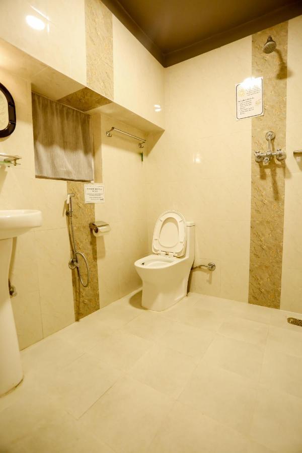 פוקהרה Gaurishankar Backpackers Hostel מראה חיצוני תמונה